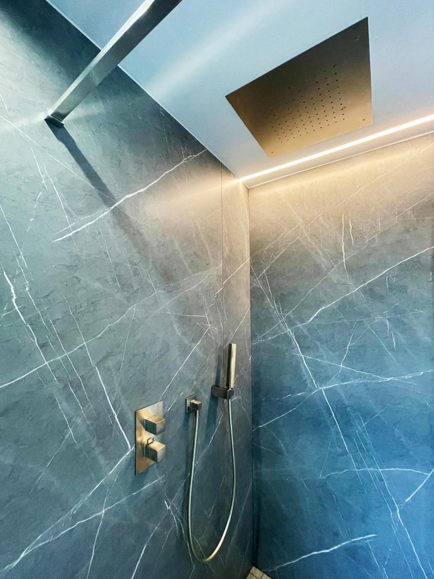 Ada Luxury * Rom